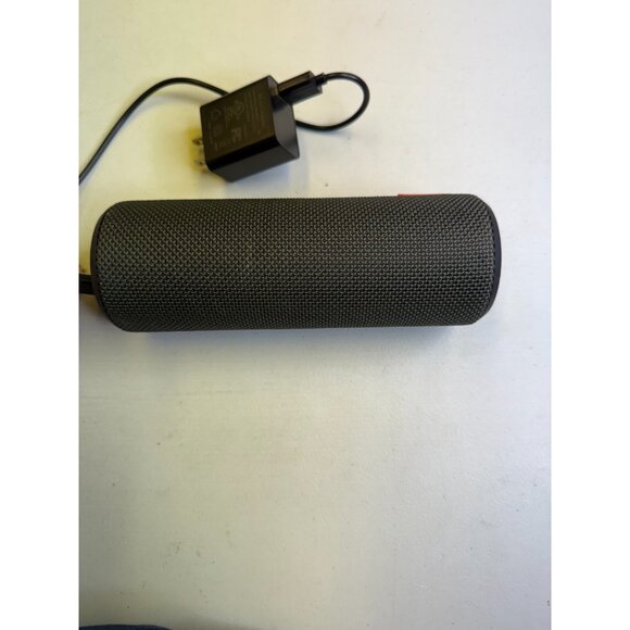 Logitech UE Ultimate Ears BOOM Wireless Bluetooth Speaker S-00122 Black/Red - Picture 5 of 14